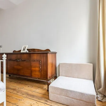 Bright Charming 2bd15bath Galatatower Home! #257 Apartment *