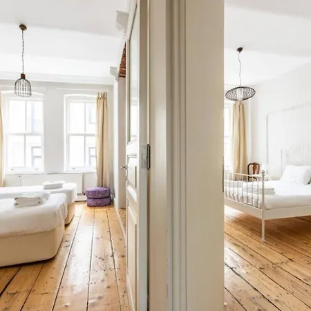 Bright Charming 2bd15bath Galatatower Home! #257 Apartment *