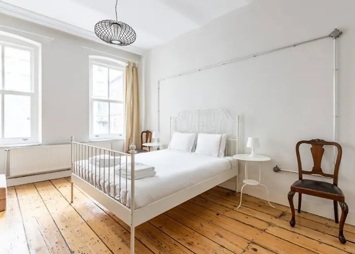 Bright Charming 2bd15bath Galatatower Home! #257 伊斯坦布尔