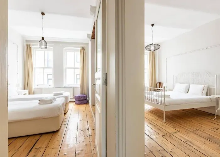 Bright Charming 2bd15bath Galatatower Home! #257 公寓 *